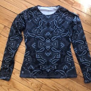 Long sleeve paisley Athleta top